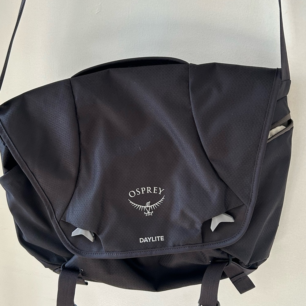 Osprey Daylite Charcoal Messenger Bag